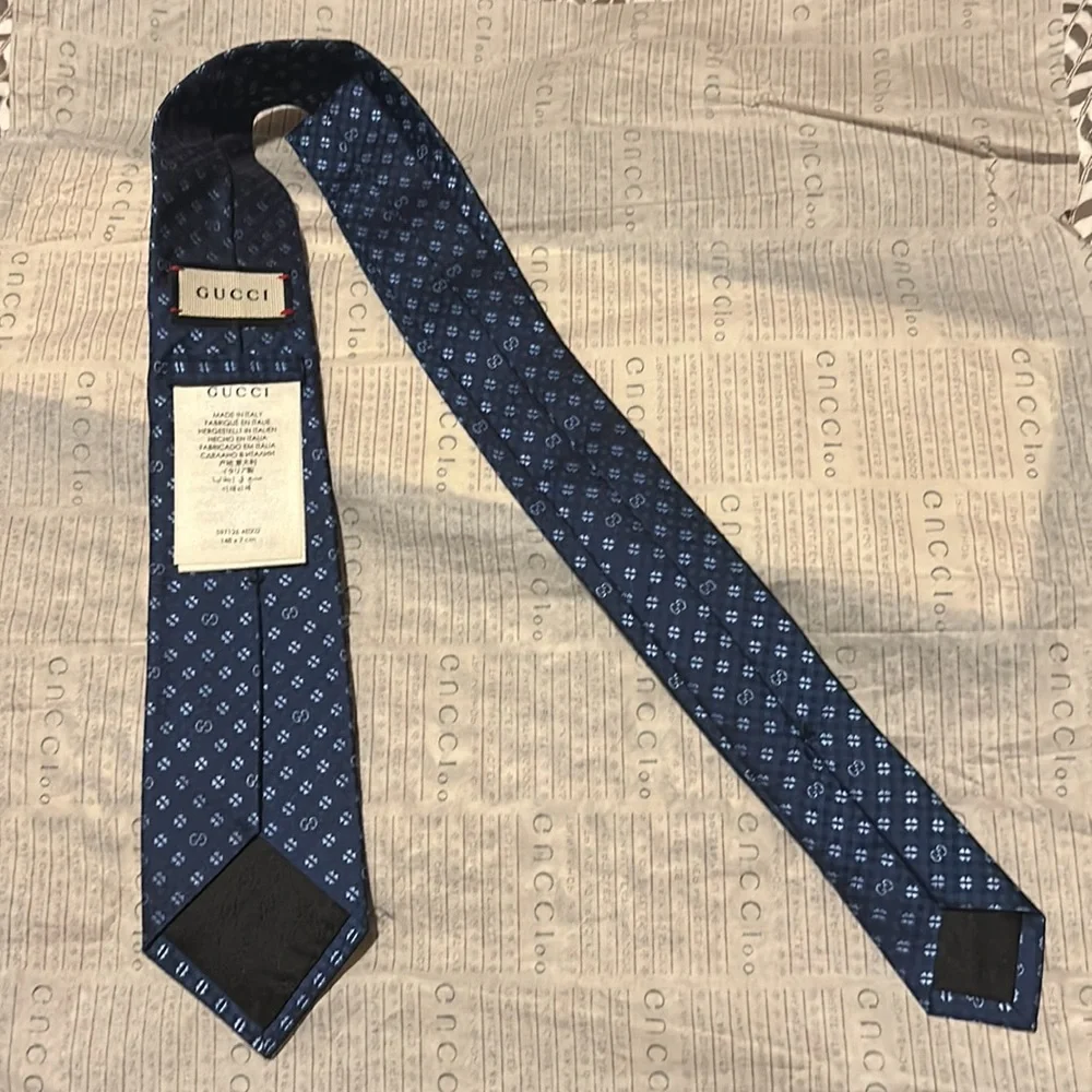Gucci silk tie pattern and Gucci Gs narrow Brand new unworn - Picture 2 of 2